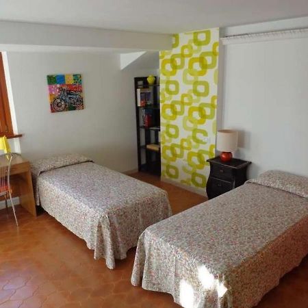 Appartamento Genziana - Con Vista Piscina E Garage Sirmione Eksteriør bilde