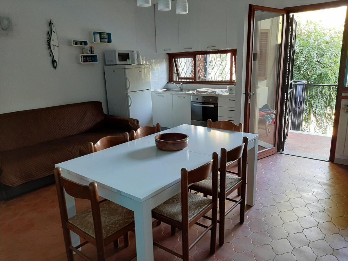 Appartamento Genziana - Con Vista Piscina E Garage Sirmione Eksteriør bilde