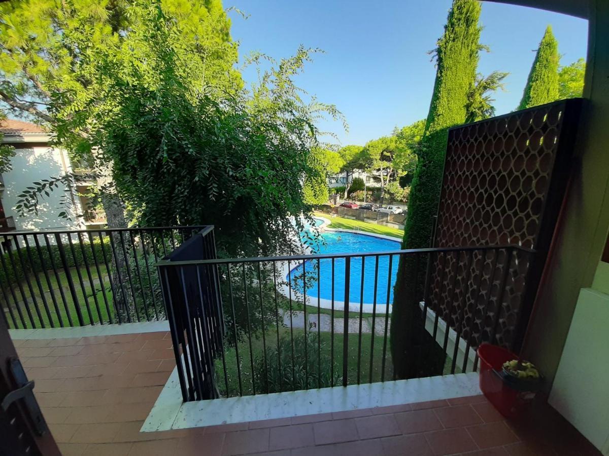 Appartamento Genziana - Con Vista Piscina E Garage Sirmione Eksteriør bilde