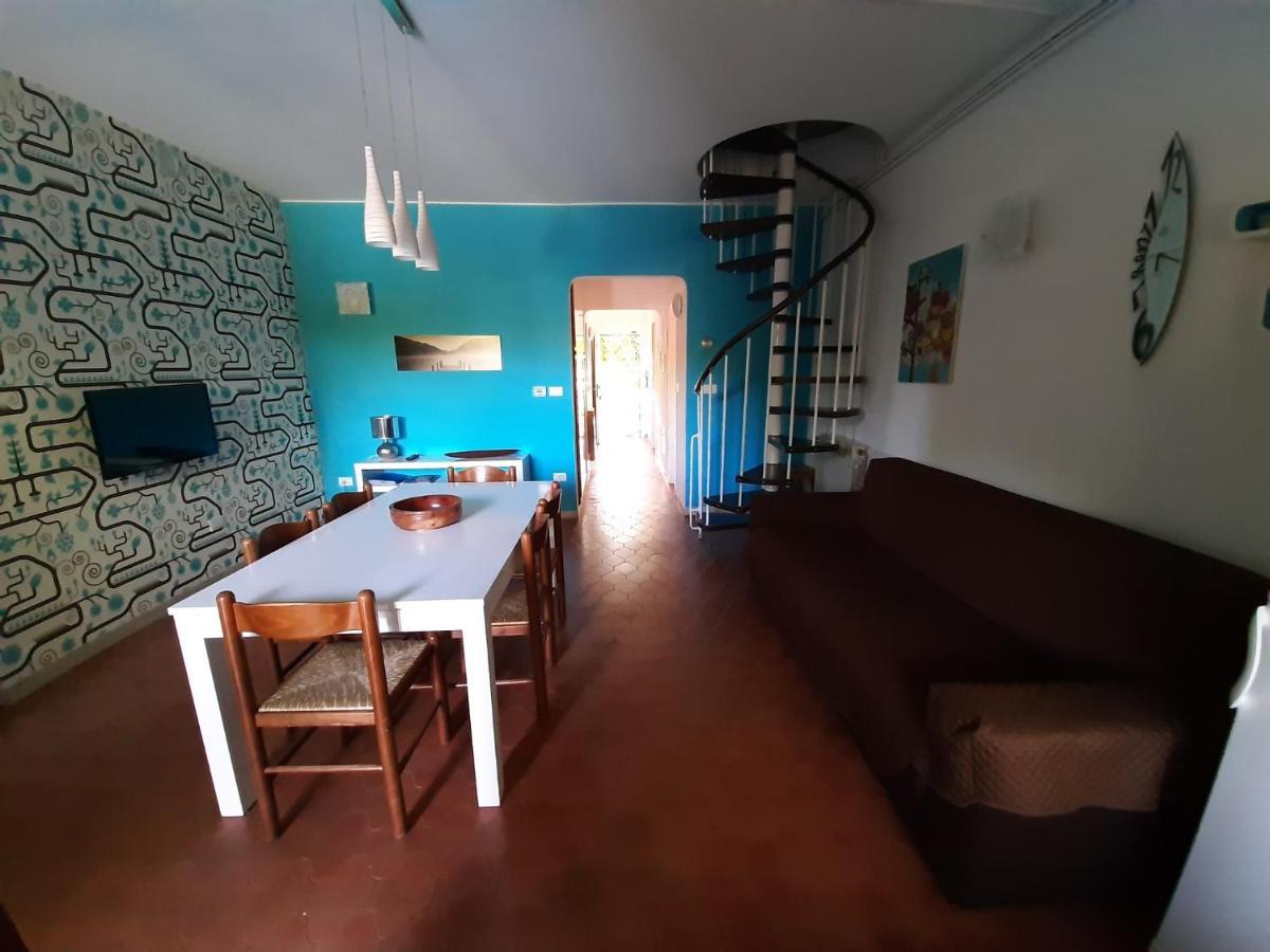 Appartamento Genziana - Con Vista Piscina E Garage Sirmione Eksteriør bilde