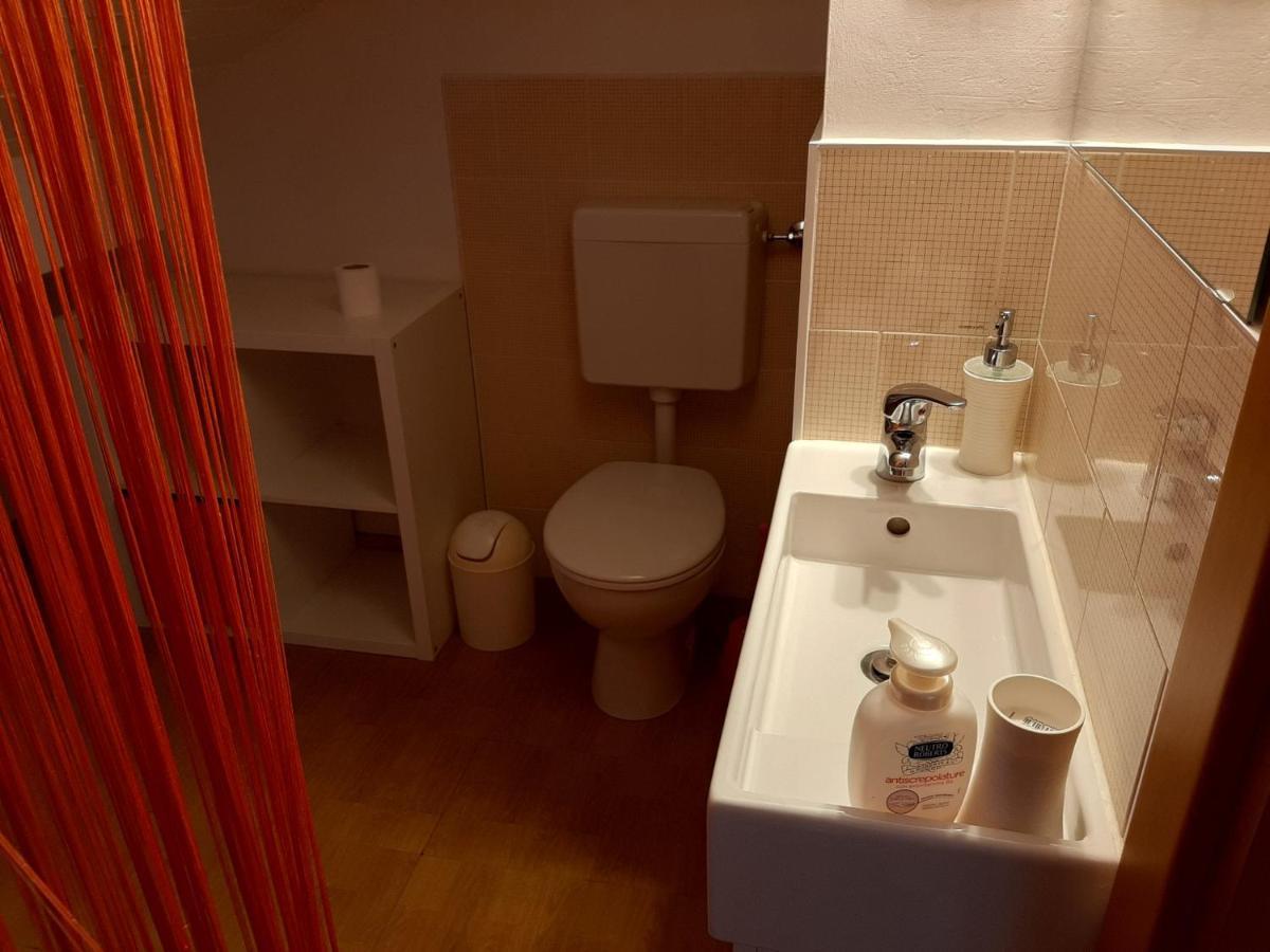 Appartamento Genziana - Con Vista Piscina E Garage Sirmione Eksteriør bilde