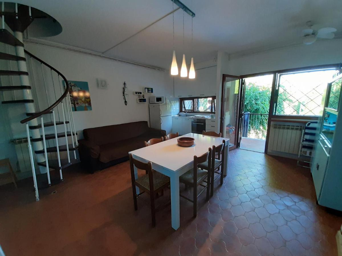 Appartamento Genziana - Con Vista Piscina E Garage Sirmione Eksteriør bilde