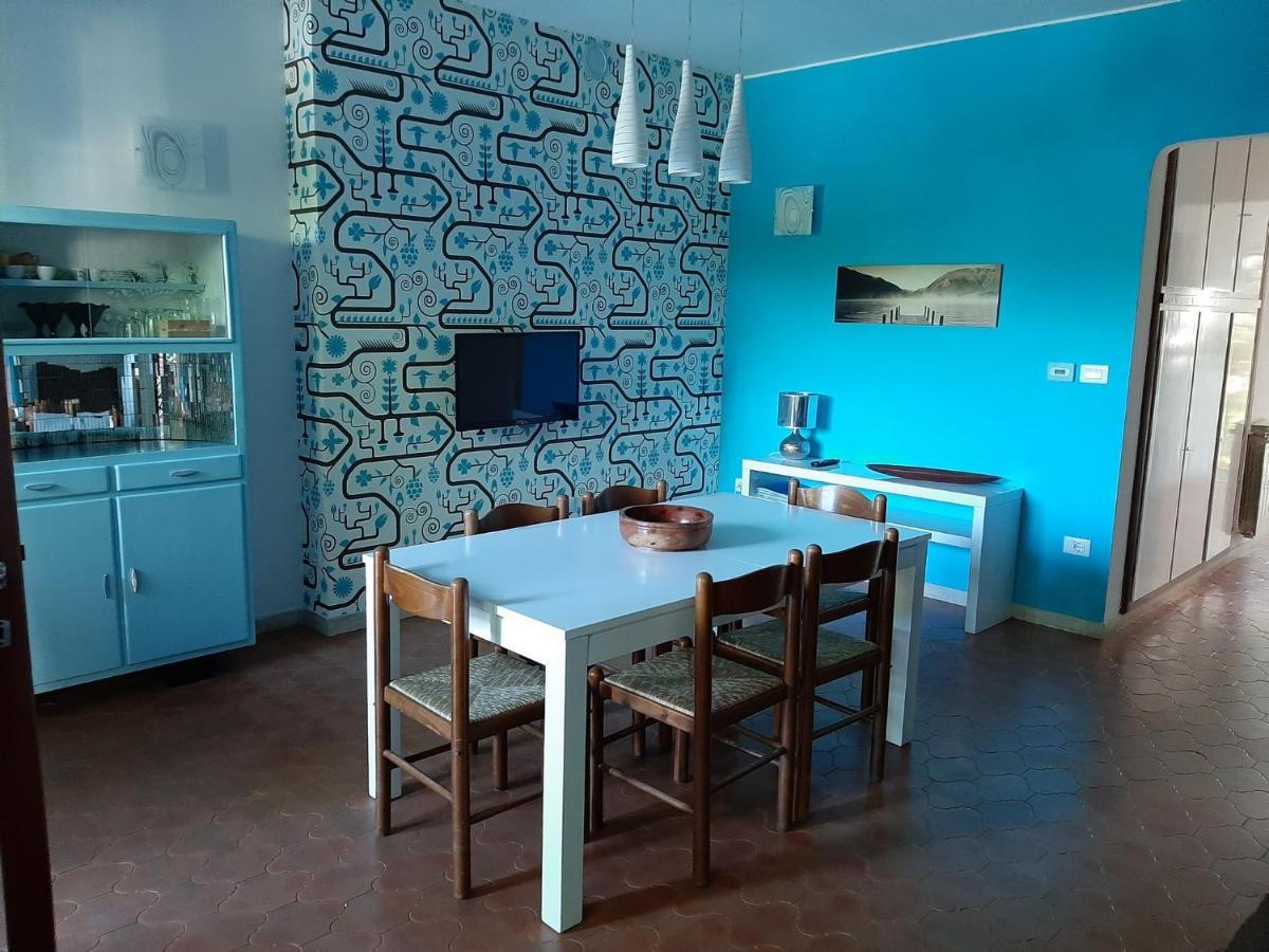 Appartamento Genziana - Con Vista Piscina E Garage Sirmione Eksteriør bilde
