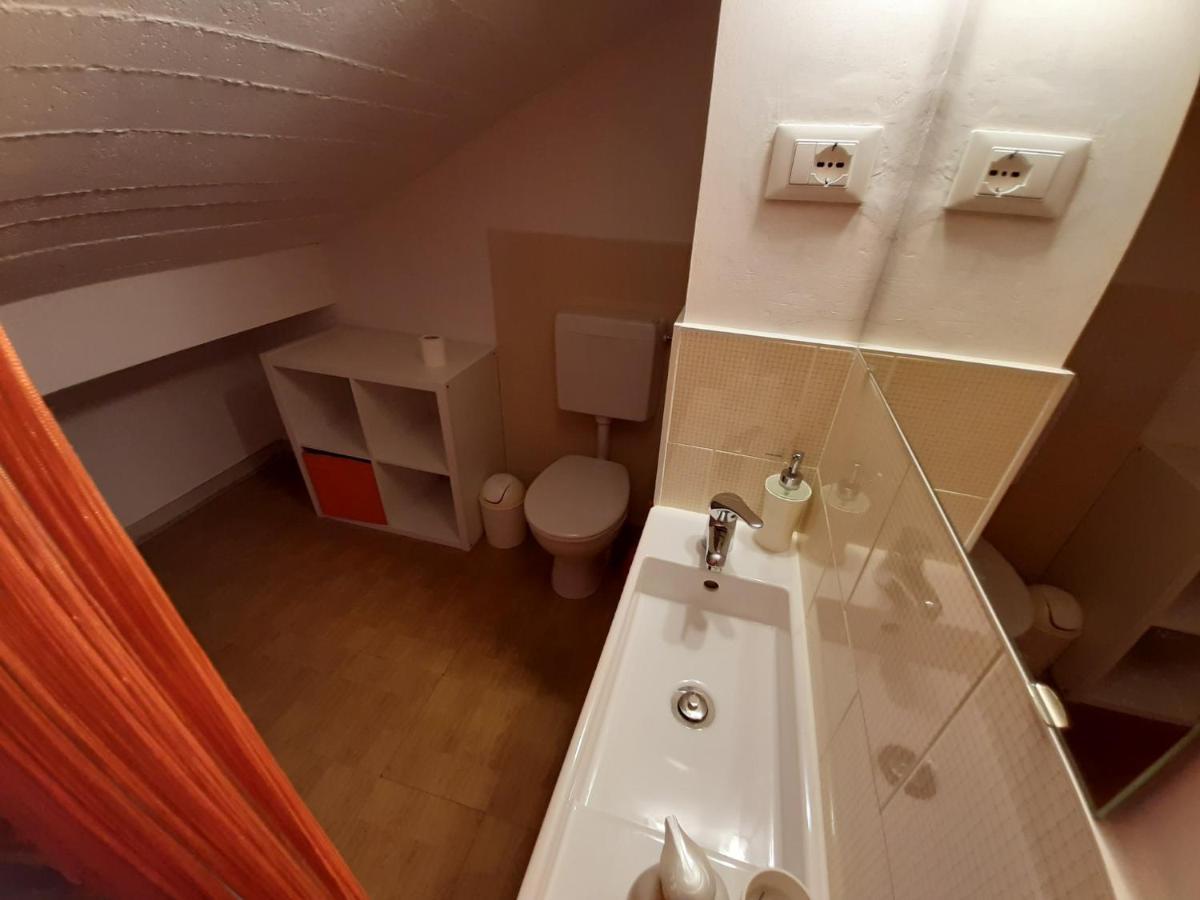 Appartamento Genziana - Con Vista Piscina E Garage Sirmione Eksteriør bilde