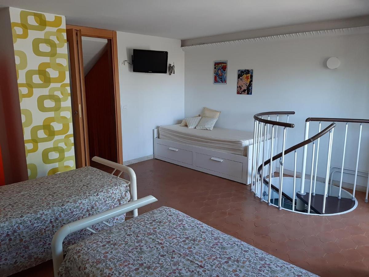 Appartamento Genziana - Con Vista Piscina E Garage Sirmione Eksteriør bilde
